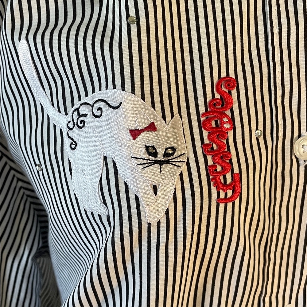 Las Olas Sassy Cat Striped Button-Up Shirt with Cat Embroideries and Bling - Picture 2 of 9